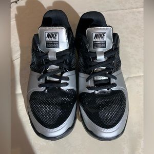 Nike Women  Air Extreme Volley , Black/Silver , Size 6.